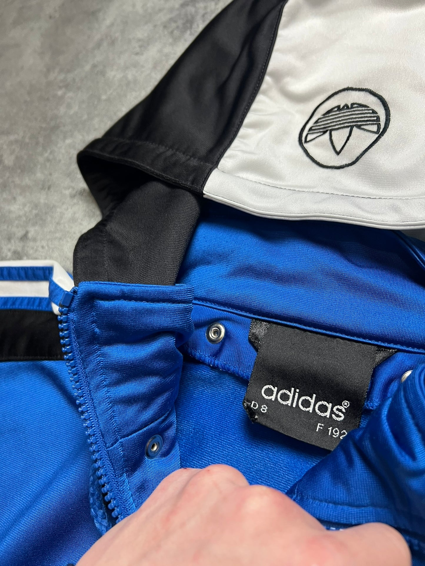ADIDAS BLUZA BEZ RĘKAWÓW