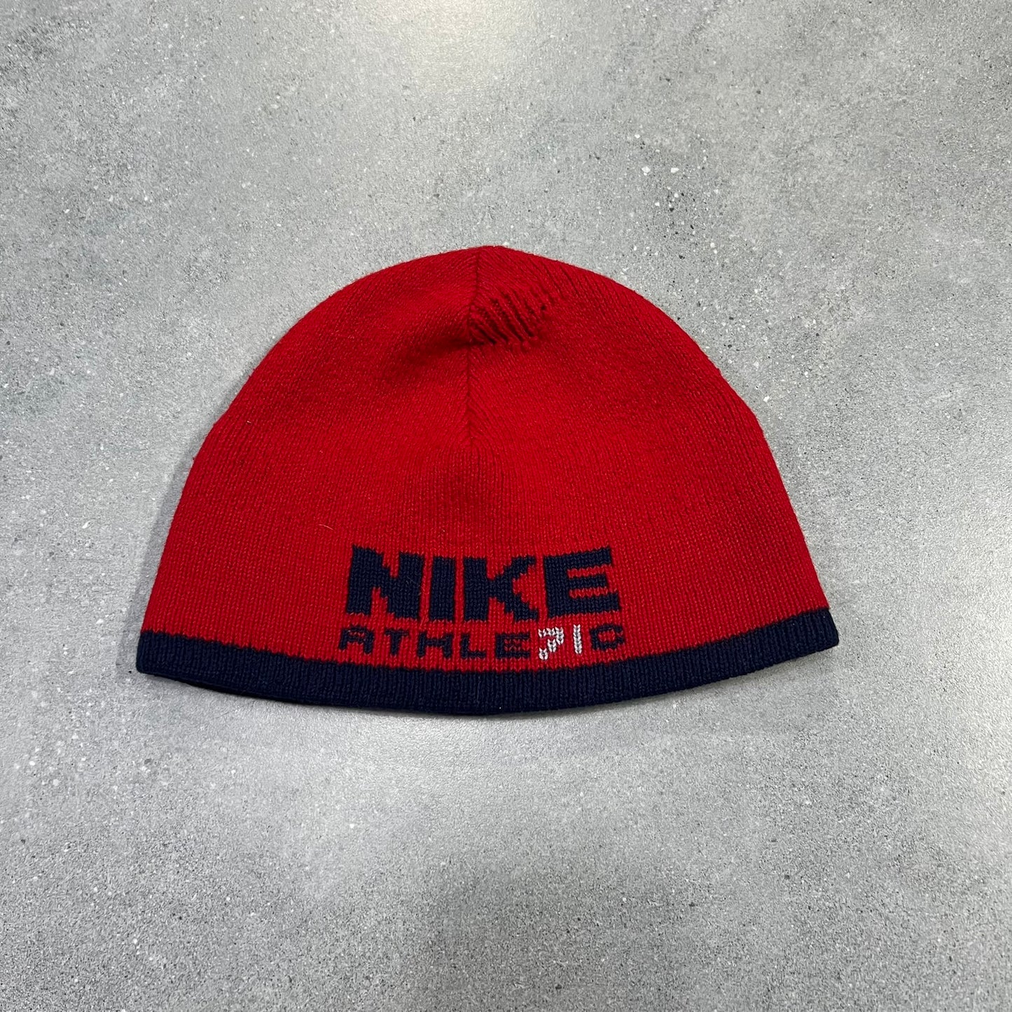 NIKE CZERWONA CZAPKA ZIMOWA