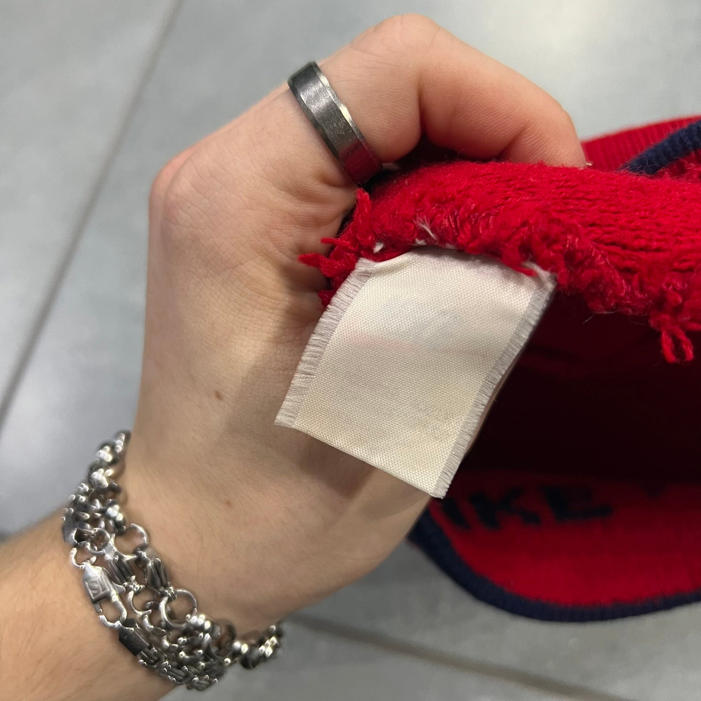 NIKE CZERWONA CZAPKA ZIMOWA