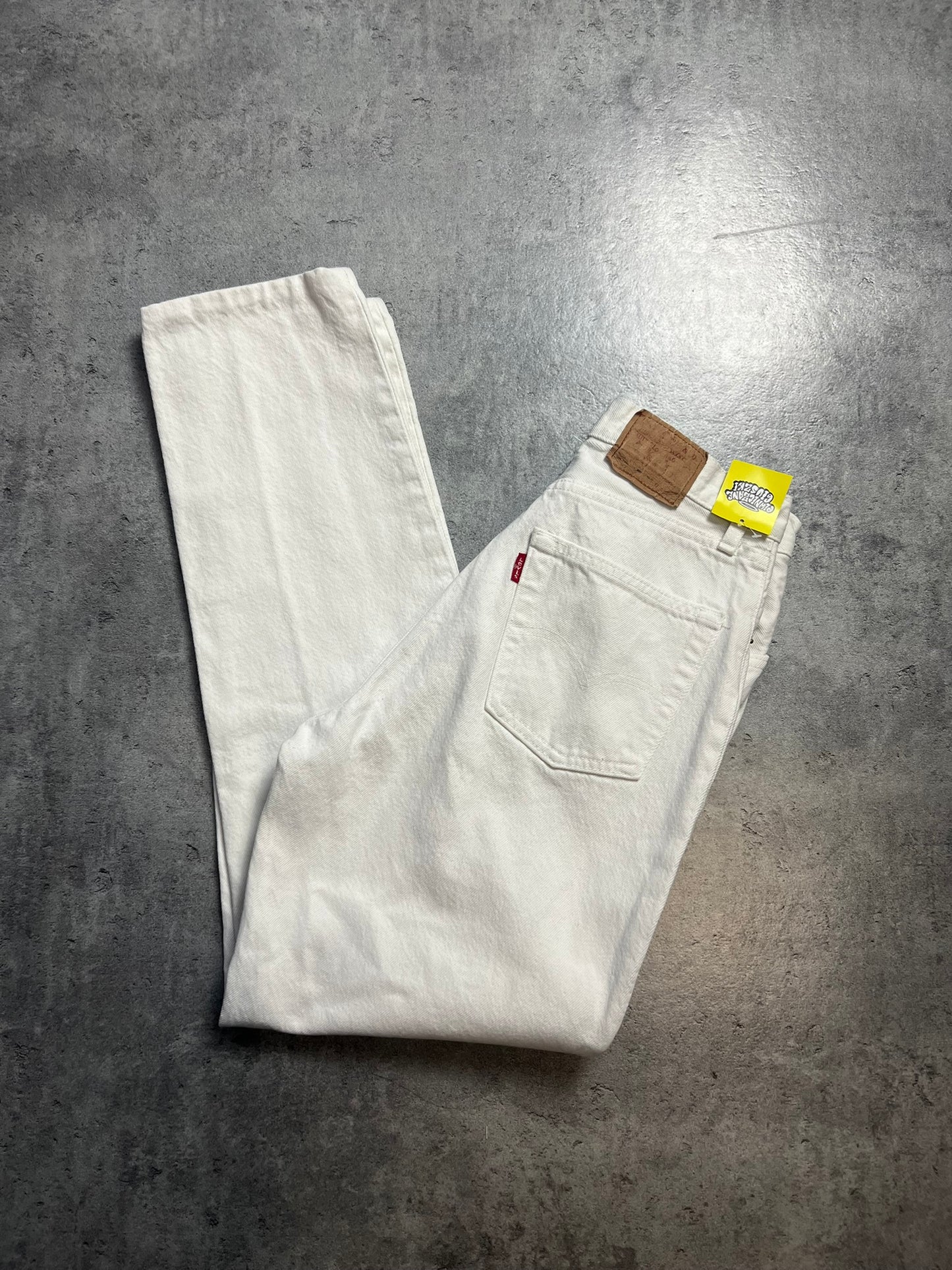 LEVIS BIAŁE JEANSY