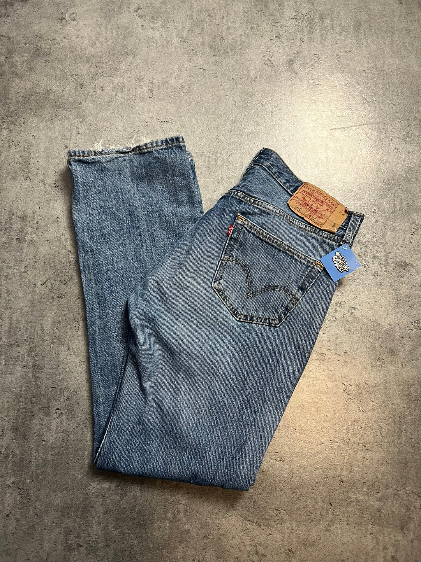 LEVIS 501 SPODNIE Z PRZETARCIAMI