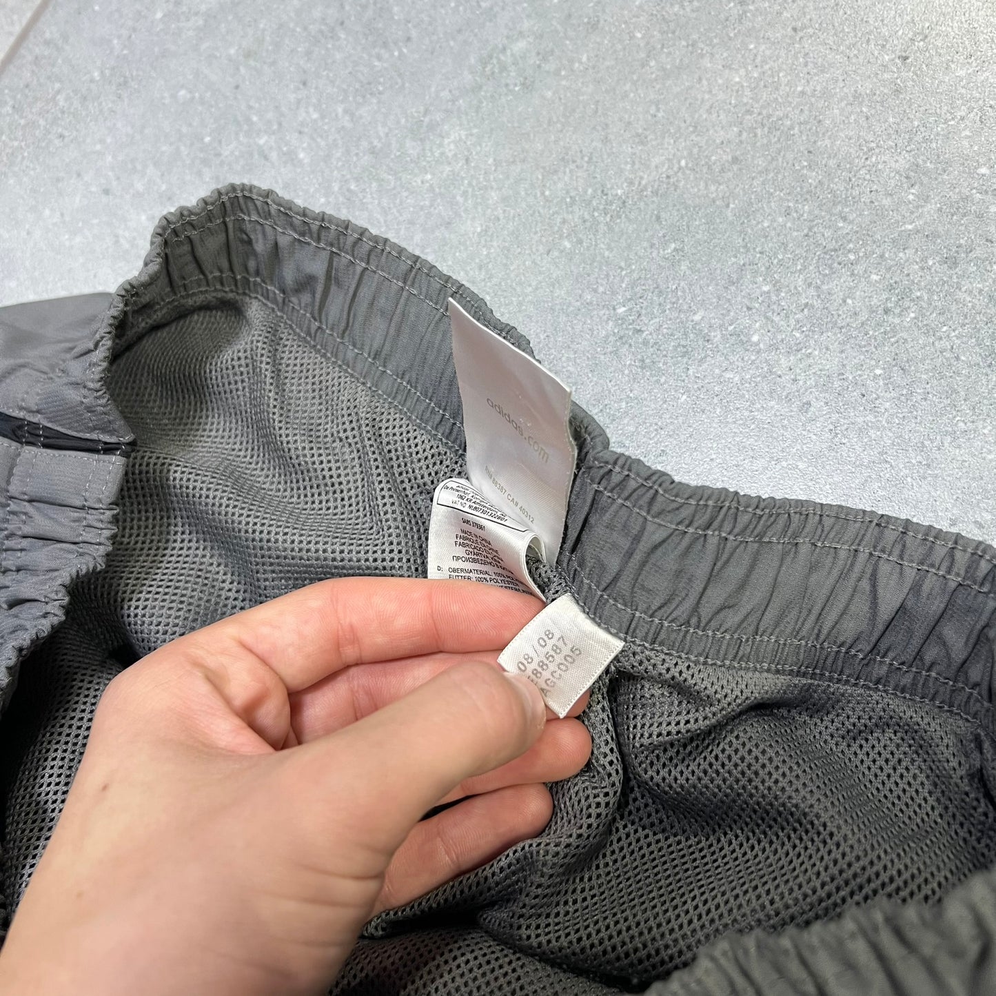 ADIDAS SZARE PARACHUTE SPODNIE