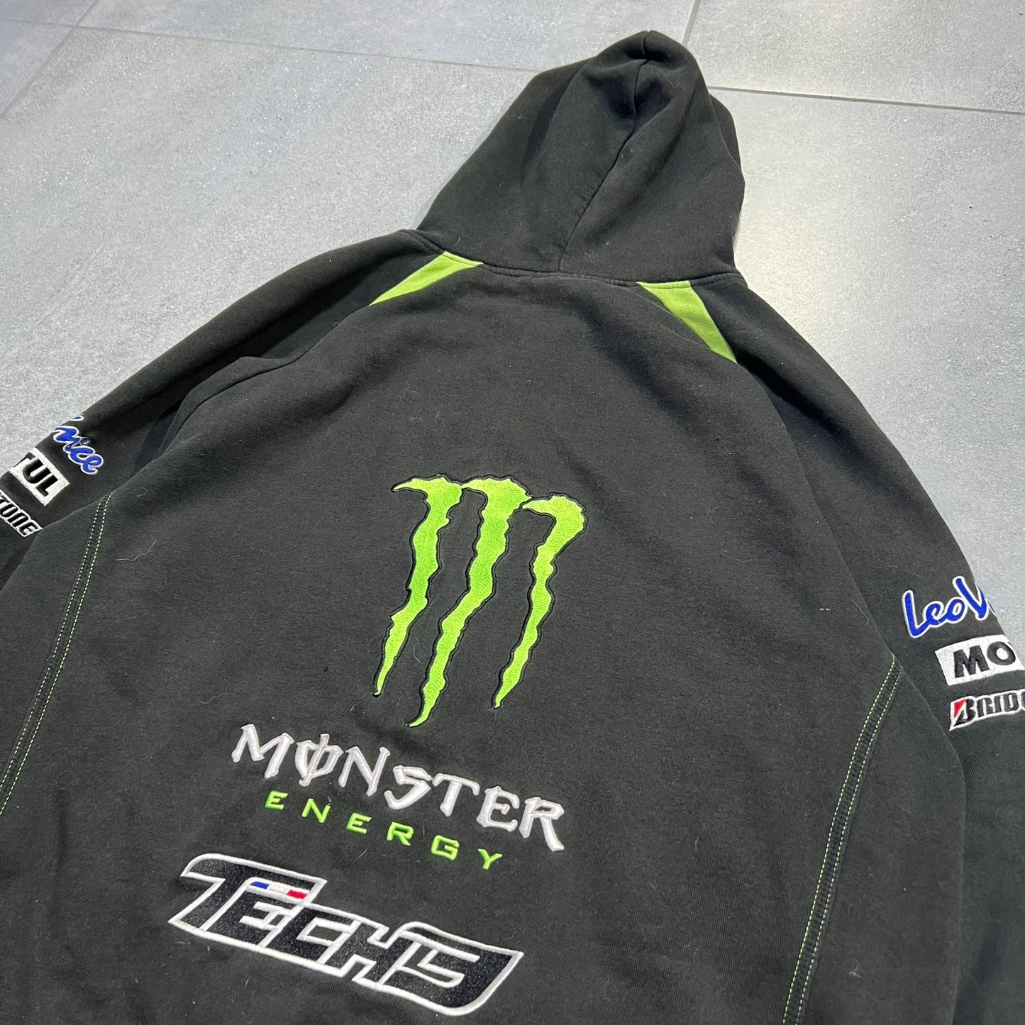 MONSTER BLUZA ZIP Z HAFTAMI