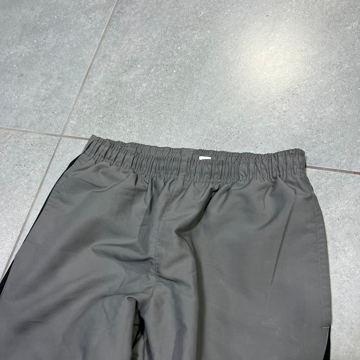 ADIDAS SZARE PARACHUTE SPODNIE