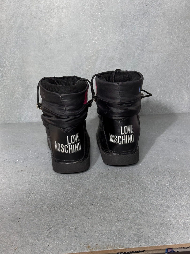 LOVE MOSCHINO ŚNIEGOWCE